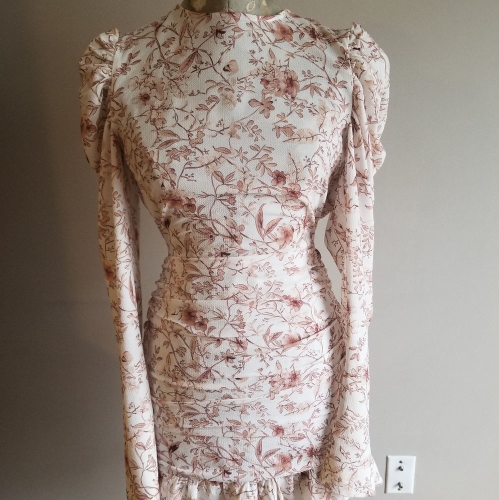 In The Style, Size small, 100% Polyester, Color Nude
